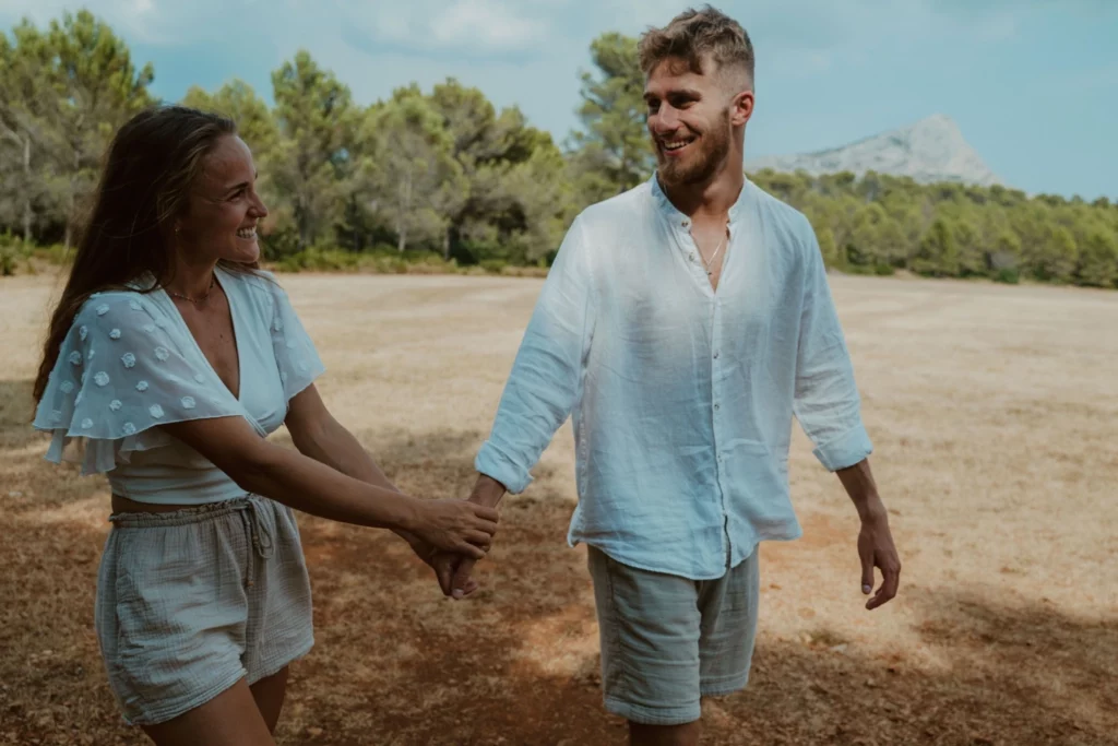 Virginie & Théo — Une séance couple au pied de la Sainte-Victoire